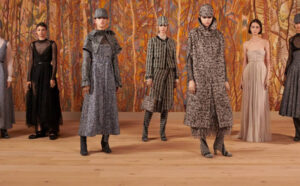 Elogio de Dior al “tacto”: trenzados y bordados “feministas”, grandes protagonistas de su colección de Alta Costura